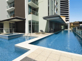 Oaks Festival Towers - Melbourne Tourism