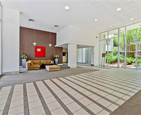 Oaks Mews - Melbourne Tourism 0