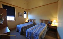 Hotel Victoria - Melbourne Tourism 1