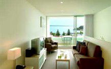 Oaks Lure - Nelson Bay - Melbourne Tourism 0