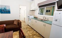 North Lodge Cottages - Melbourne Tourism 1