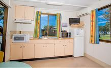 North Lodge Cottages - Melbourne Tourism 7