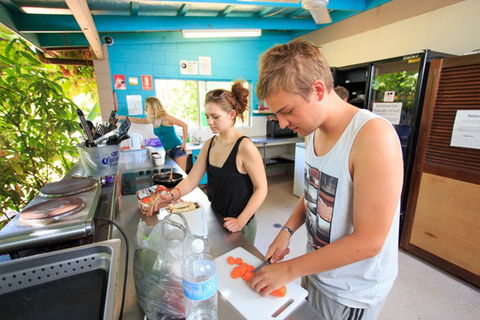 Mission Beach Retreat YHA - Melbourne Tourism 3