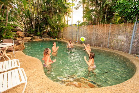 Mission Beach Retreat YHA - Melbourne Tourism 5