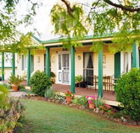 Birdhouse Cottage and Bed and Breakfast - Melbourne Tourism