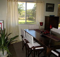 Flag Springs Bush Retreat - Melbourne Tourism