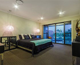 Aqua Palms At Vogue Holiday Homes - Melbourne Tourism 3
