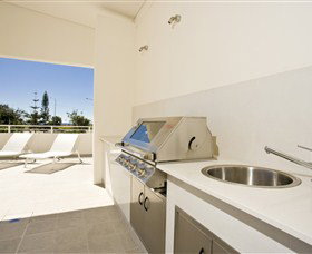 Kirra Surf Apartments - Melbourne Tourism 3