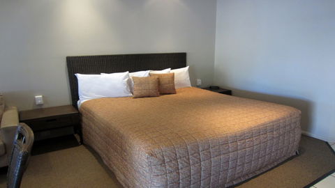 BEST WESTERN Bungil Creek Motel - Melbourne Tourism 0