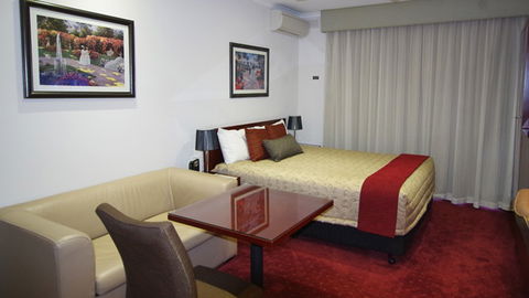 BEST WESTERN Ensenada Motor Inn - Melbourne Tourism 0