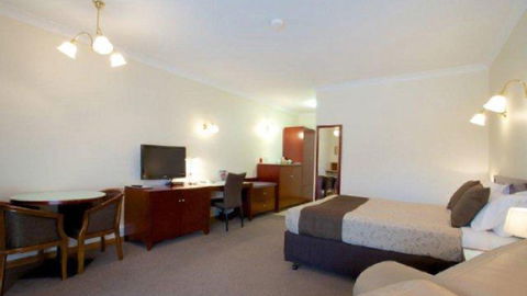 BEST WESTERN Golden Grain Motor Inn - Melbourne Tourism 1