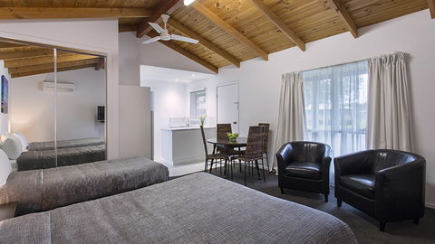 BEST WESTERN Colonial Village Motel - Melbourne Tourism 2