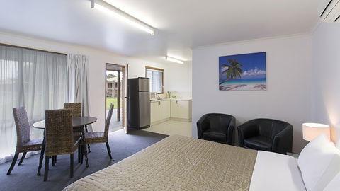 BEST WESTERN Colonial Village Motel - Melbourne Tourism 4