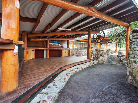 Sticks & Stones - Melbourne Tourism 5