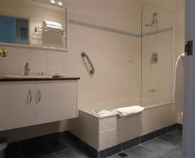 Mayfair Plaza Motel - Melbourne Tourism 3