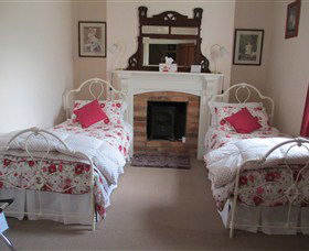 Cottage On Gunning - Melbourne Tourism 4