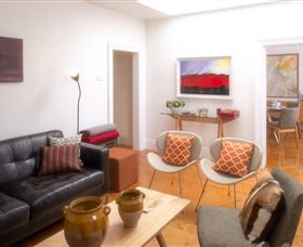 TWOFOURTWO Boutique Apartments - Melbourne Tourism 1