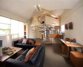 TWOFOURTWO Boutique Apartments - Melbourne Tourism 0