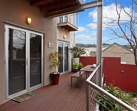 TWOFOURTWO Boutique Apartments - Melbourne Tourism 4