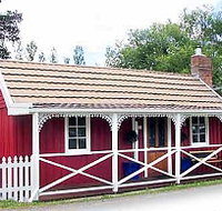 Platypus Playground Riverside Cottage