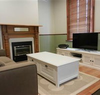 Myrtle Cottage - Melbourne Tourism