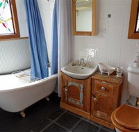 Peck's on Pine Victorian Cottage - Melbourne Tourism