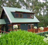 Tree Tops Cascades - Melbourne Tourism