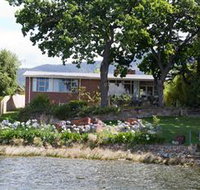 Waterside Accommodation - Derwent Hideaway - Melbourne Tourism