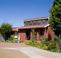 Waterside Accommodation - Derwent Retreat - Melbourne Tourism