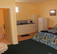 Penguin Holiday Apartments - Melbourne Tourism