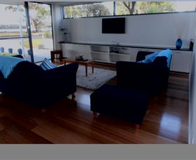 Tuckers Rocks Cottage - Melbourne Tourism 1