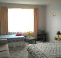 Central Court Motel - Melbourne Tourism