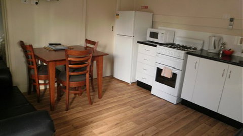 Kickback Cottages - Melbourne Tourism 3