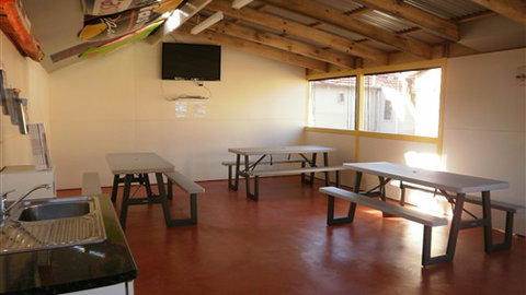 Kickback Cottages - Melbourne Tourism 6