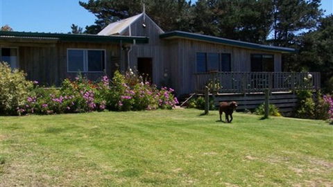 Clifton Beach Lodge - Melbourne Tourism 0