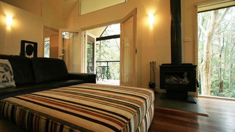 Lochiel Luxury Accommodation - Melbourne Tourism 1