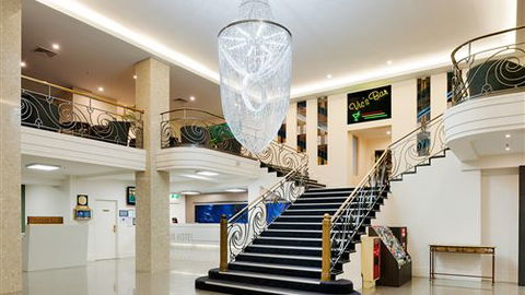 Ibis Styles Melbourne, The Victoria Hotel - Melbourne Tourism 0