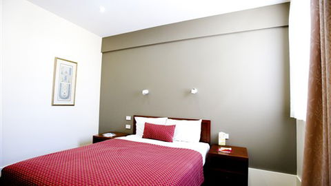 Ibis Styles Melbourne, The Victoria Hotel - Melbourne Tourism 2