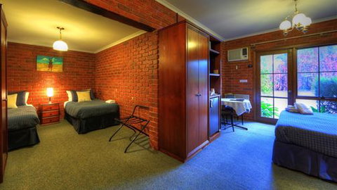 Armour Motor Inn - Melbourne Tourism 1