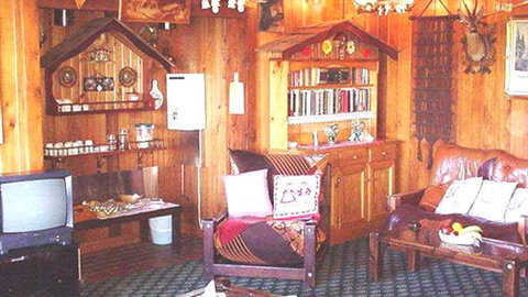 Karelia Alpine Lodge - Melbourne Tourism 1