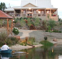 Blue Cliffs Retreat - Melbourne Tourism
