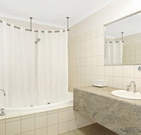 Quality Inn  Suites The Menzies - Melbourne Tourism