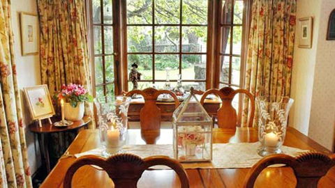 Briarswood Cottage Bed And Breakfast - Melbourne Tourism 2