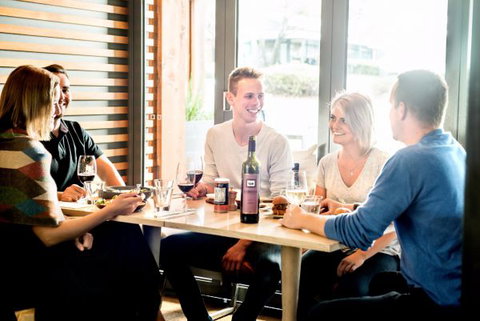 Flinders Hotel - Melbourne Tourism 4