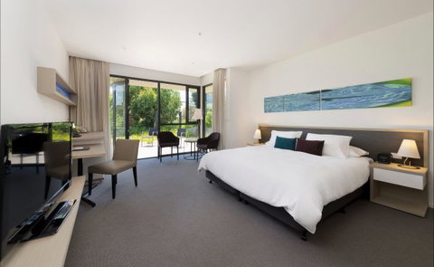 Flinders Hotel - Melbourne Tourism 8