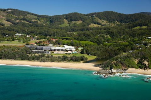 Absolute Beachfront Opal Cove Resort - Melbourne Tourism 5