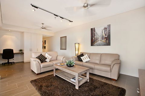 Ananya Executive - Melbourne Tourism 2