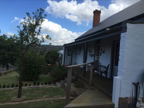 Hillside Cottage - Melbourne Tourism 0