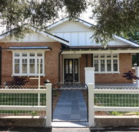 Roseneath Cottage - Orange Heritage - Melbourne Tourism