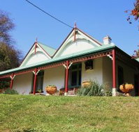 Ravenscroft and The Cottage - Melbourne Tourism